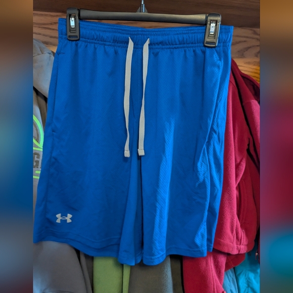 Under Armour Men's Vibrant Blue Athletic Shorts - Picture 1 of 2